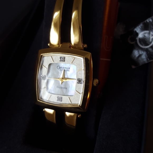 Caravelle gold tone watch - Picture 1 of 3